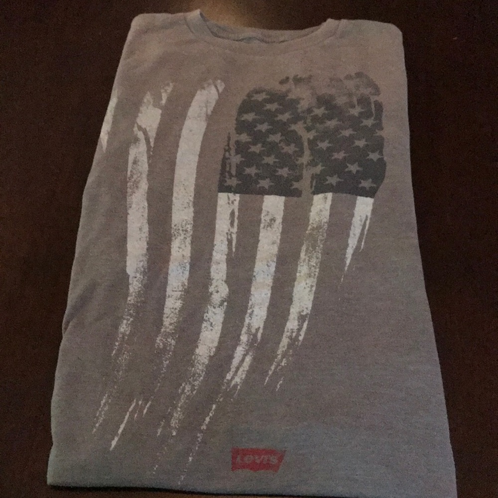 American flag medium sized Levi’s t shirt